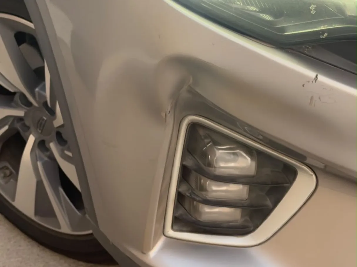 Car image 11