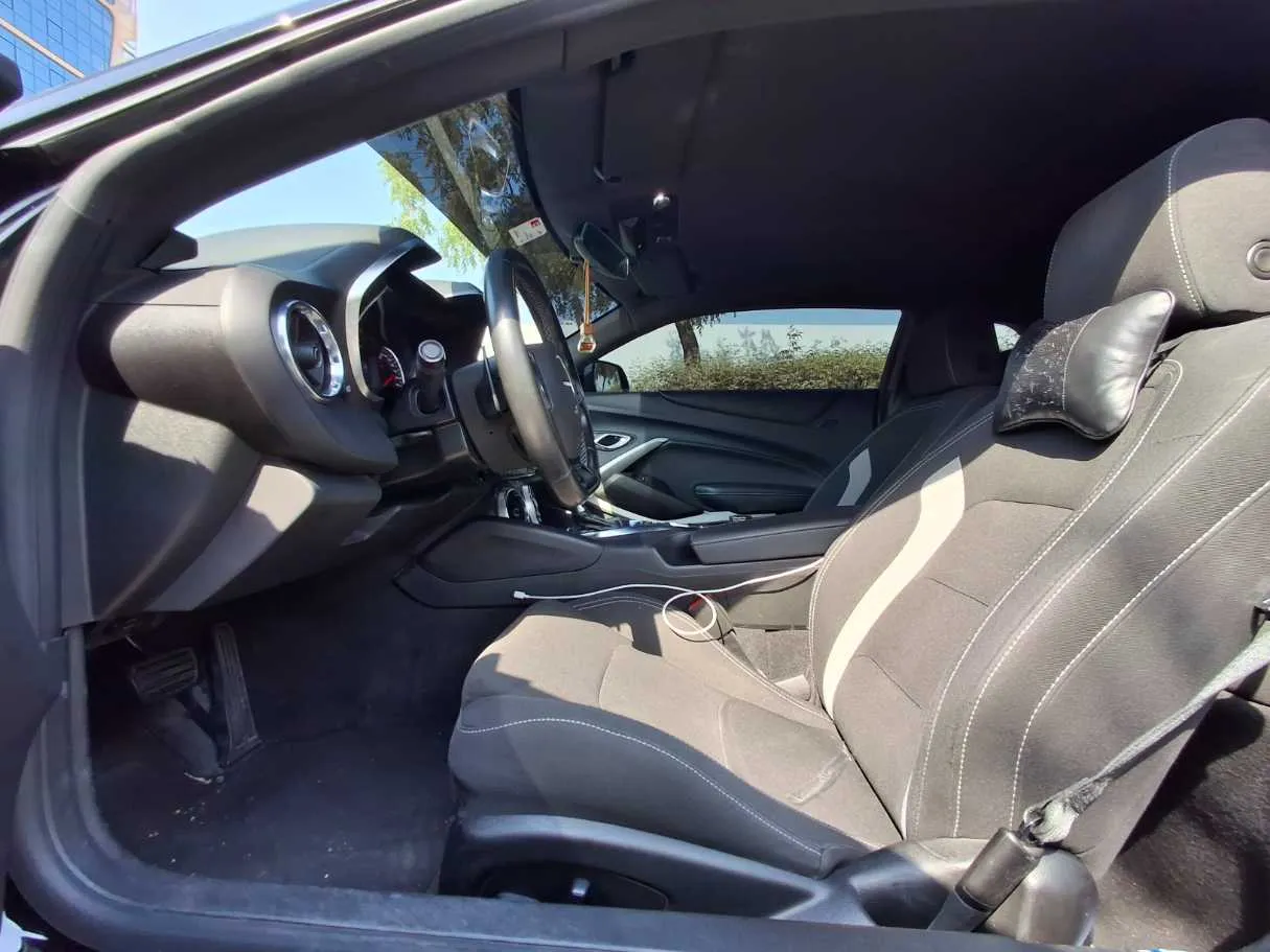 Car image 11