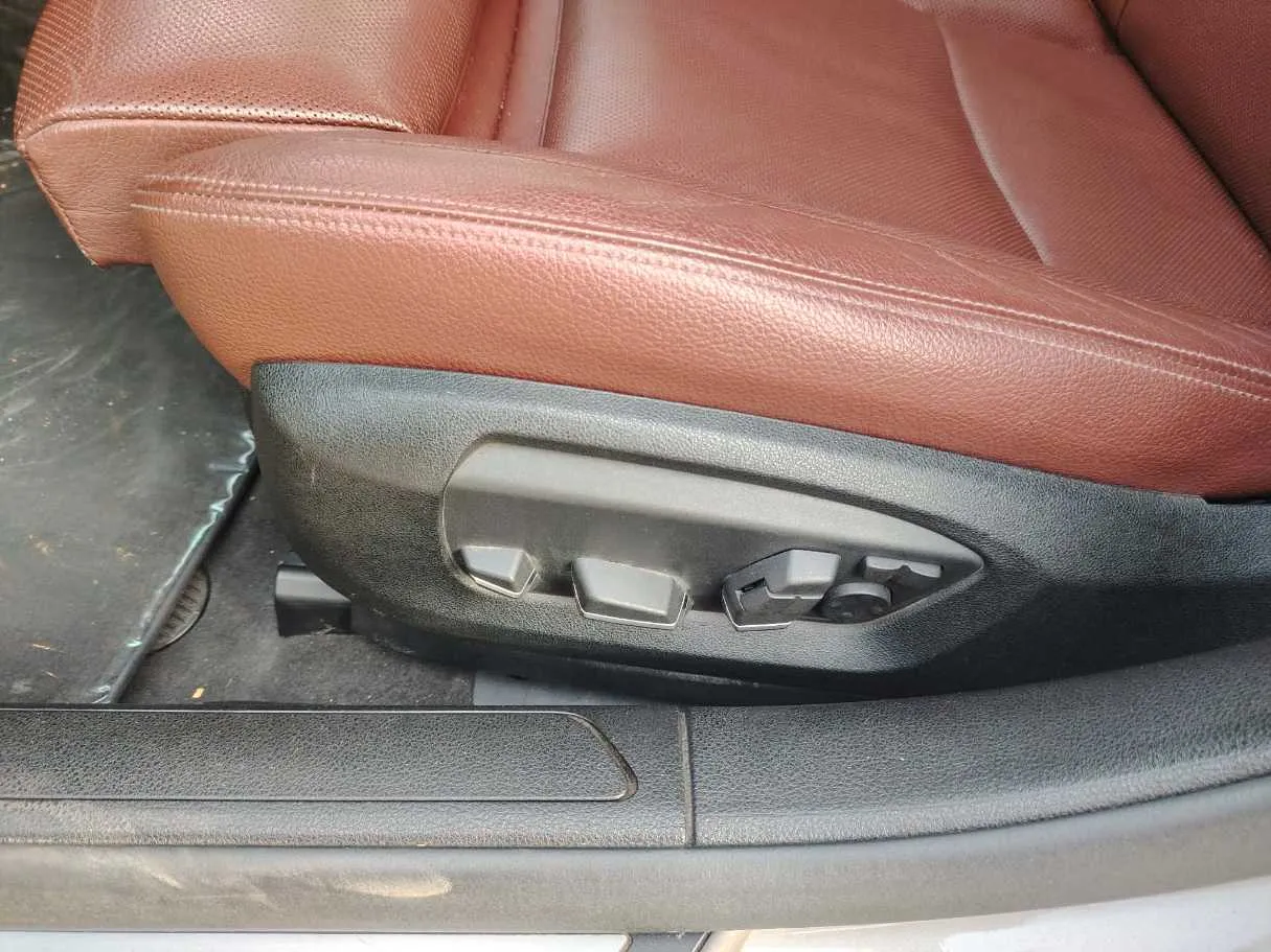 Car image 39