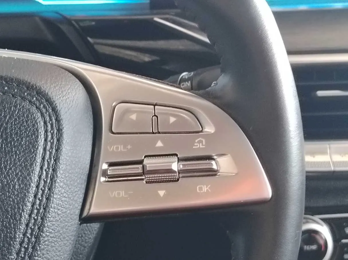 Car image 28