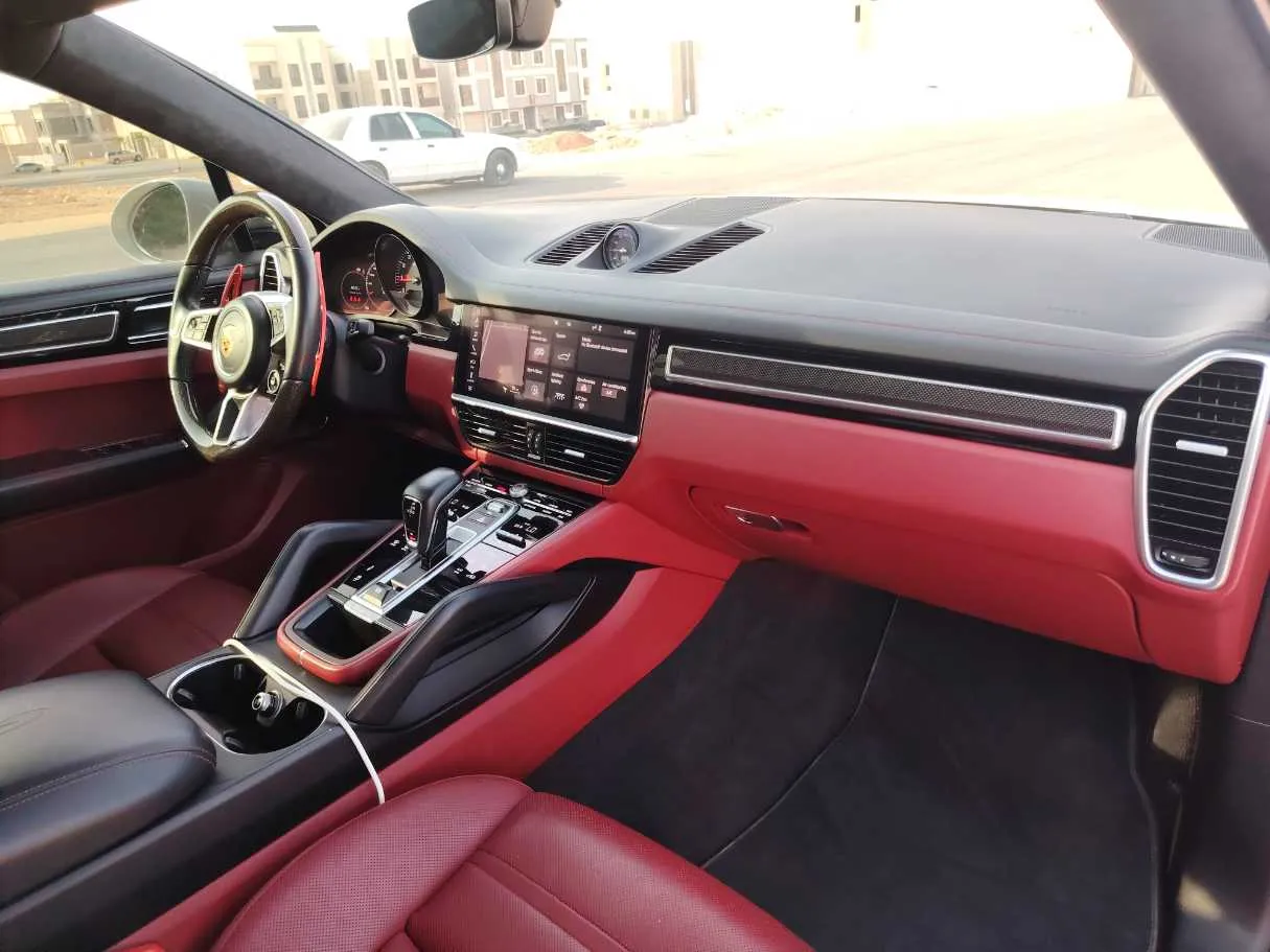 Car image 28