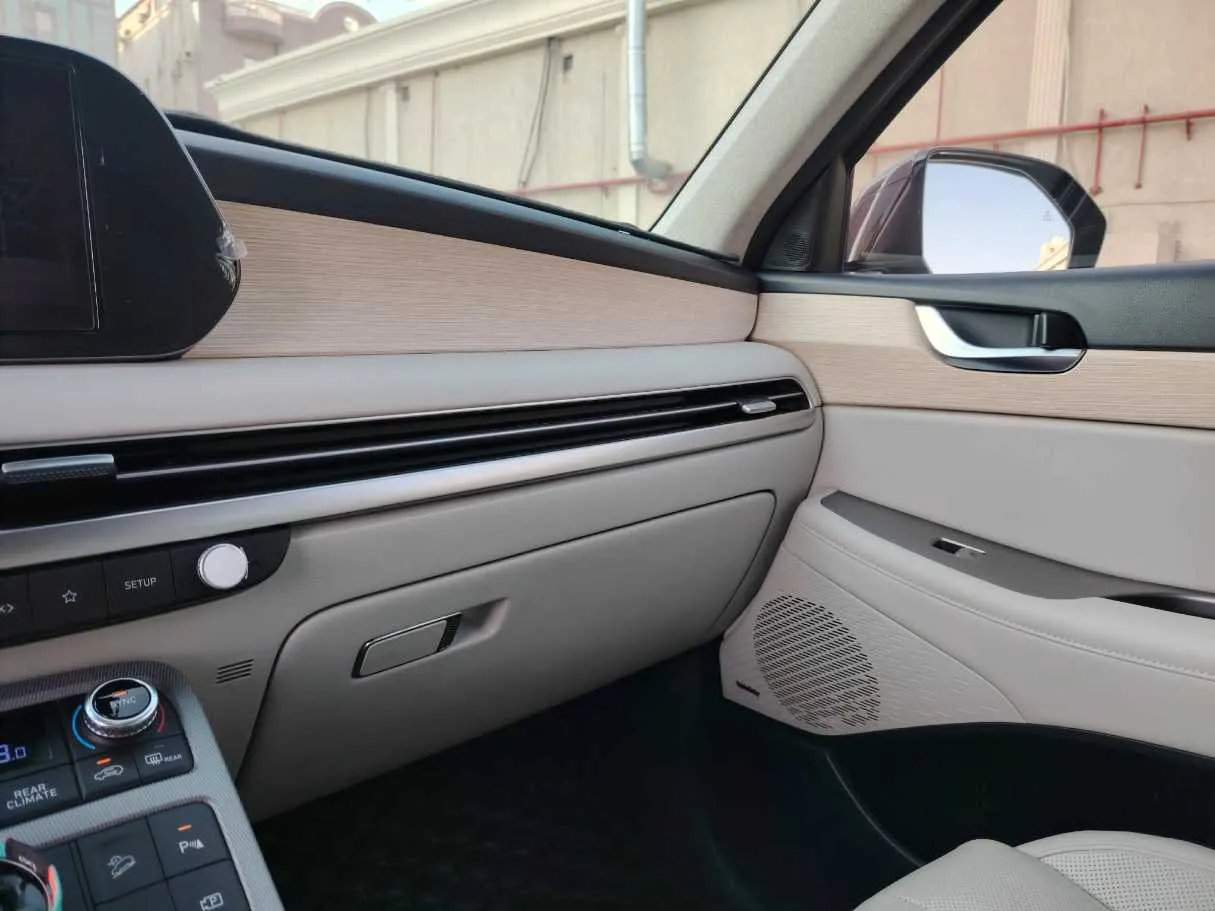 Car image 31
