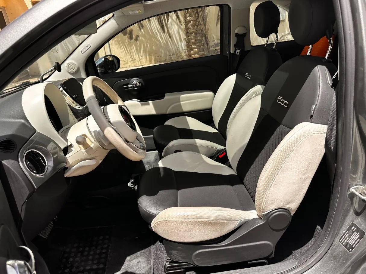 Car image 12