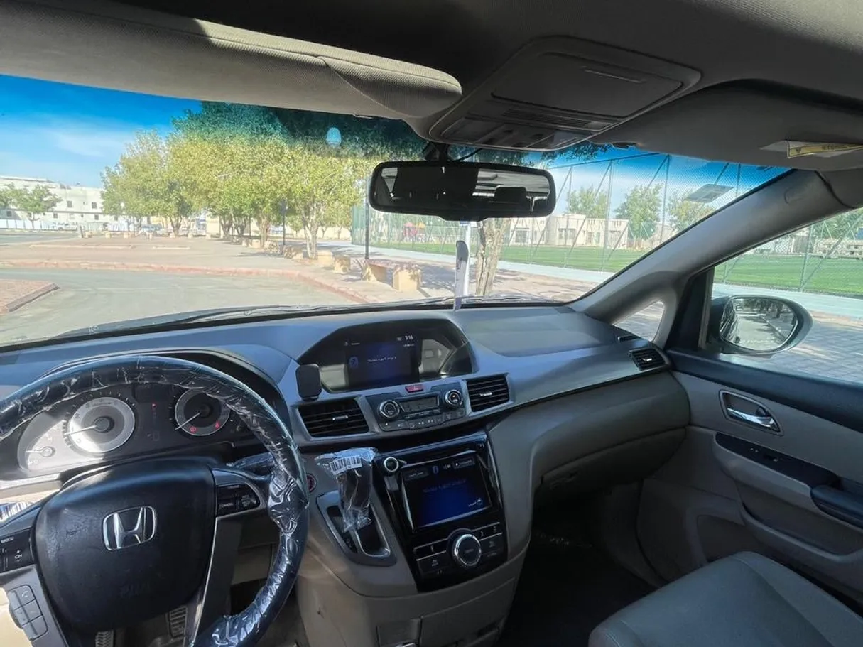 Car image 7