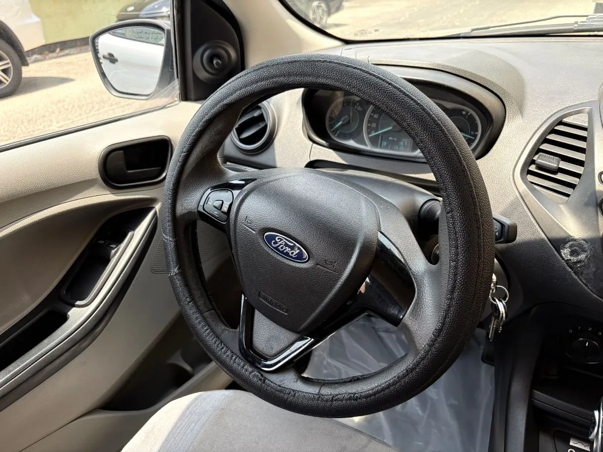 Car image 21