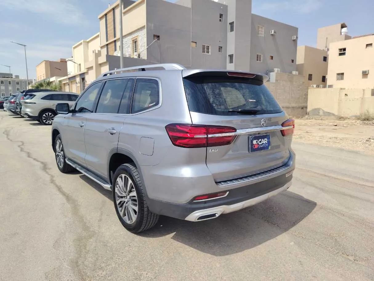 Car image 7
