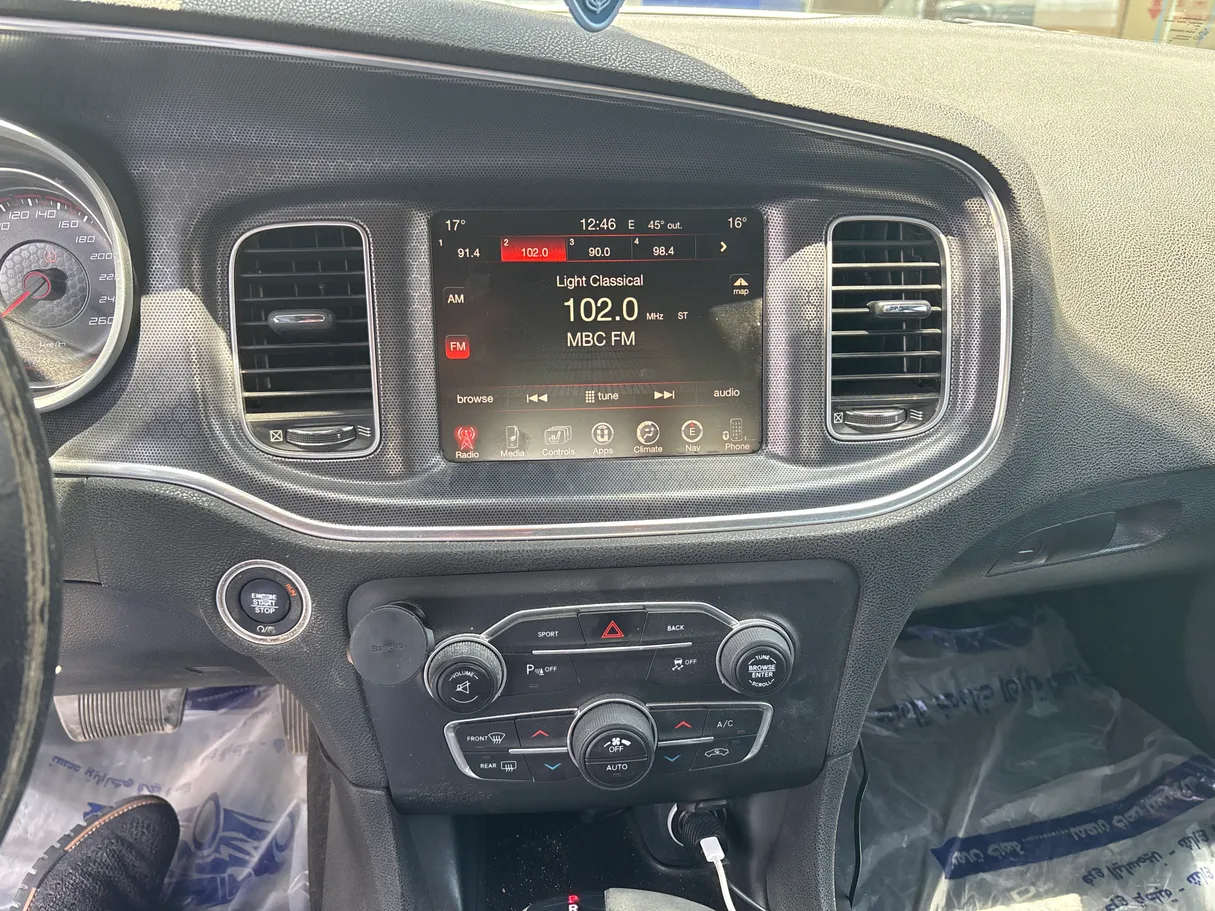 Car image 7