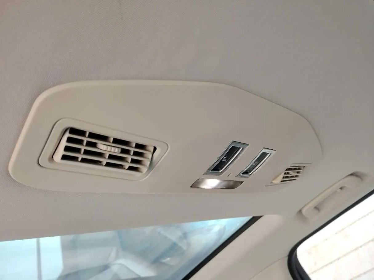 Car image 44