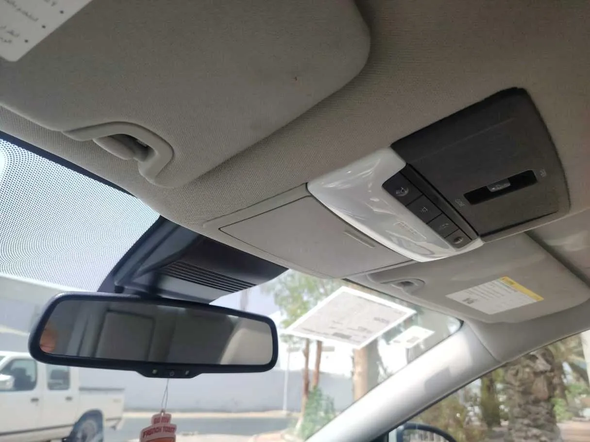 Car image 32