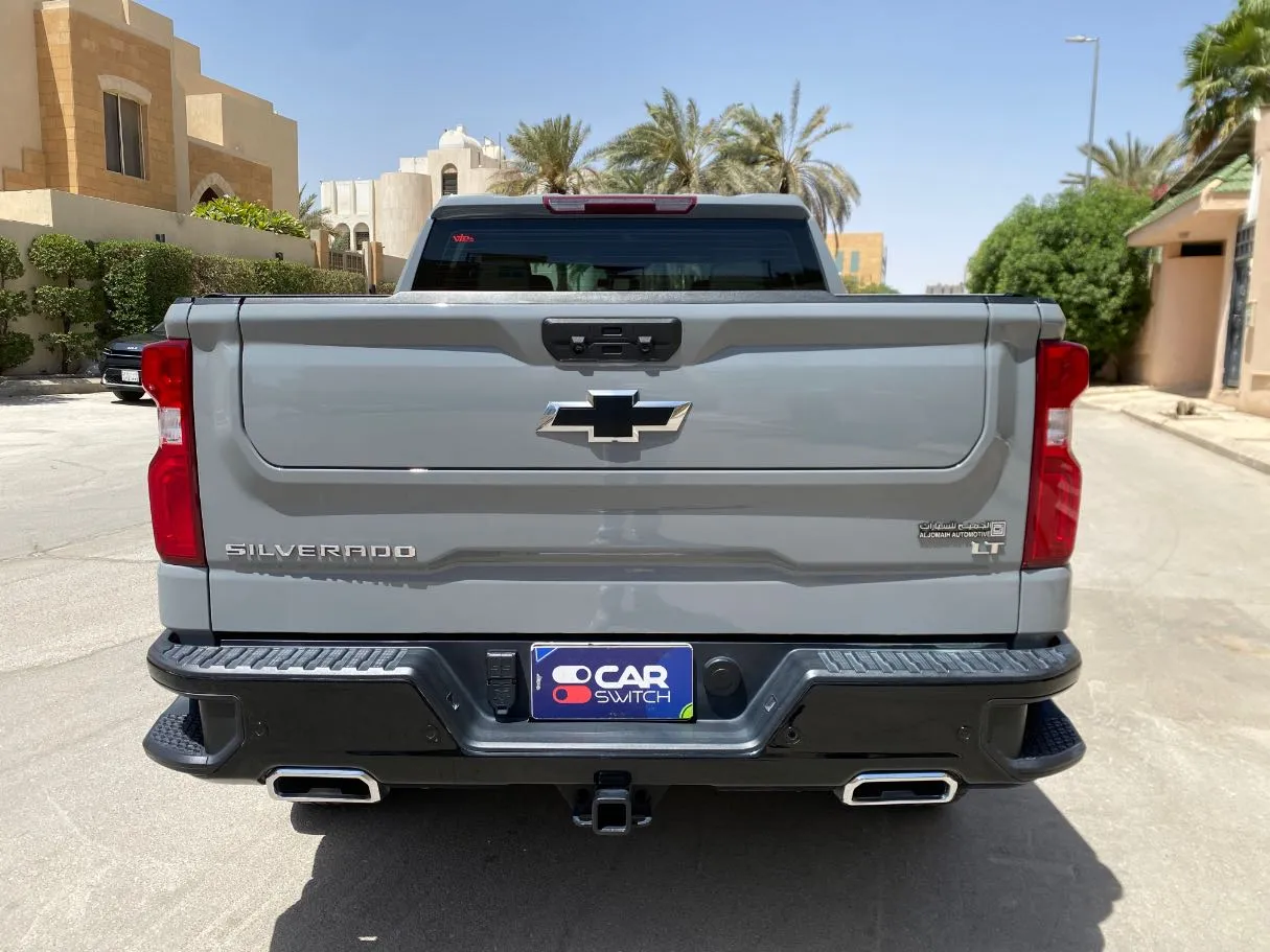 Car image 6