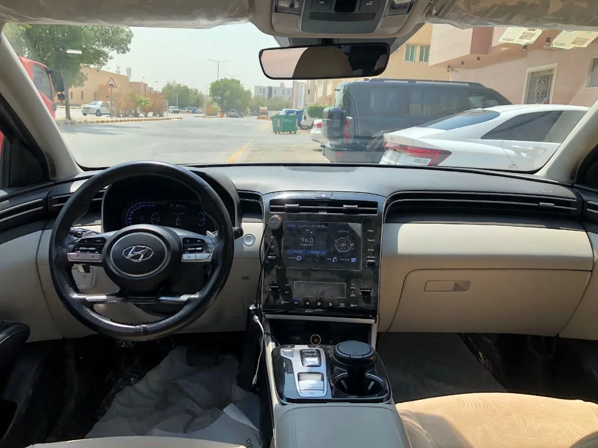 Car image 17