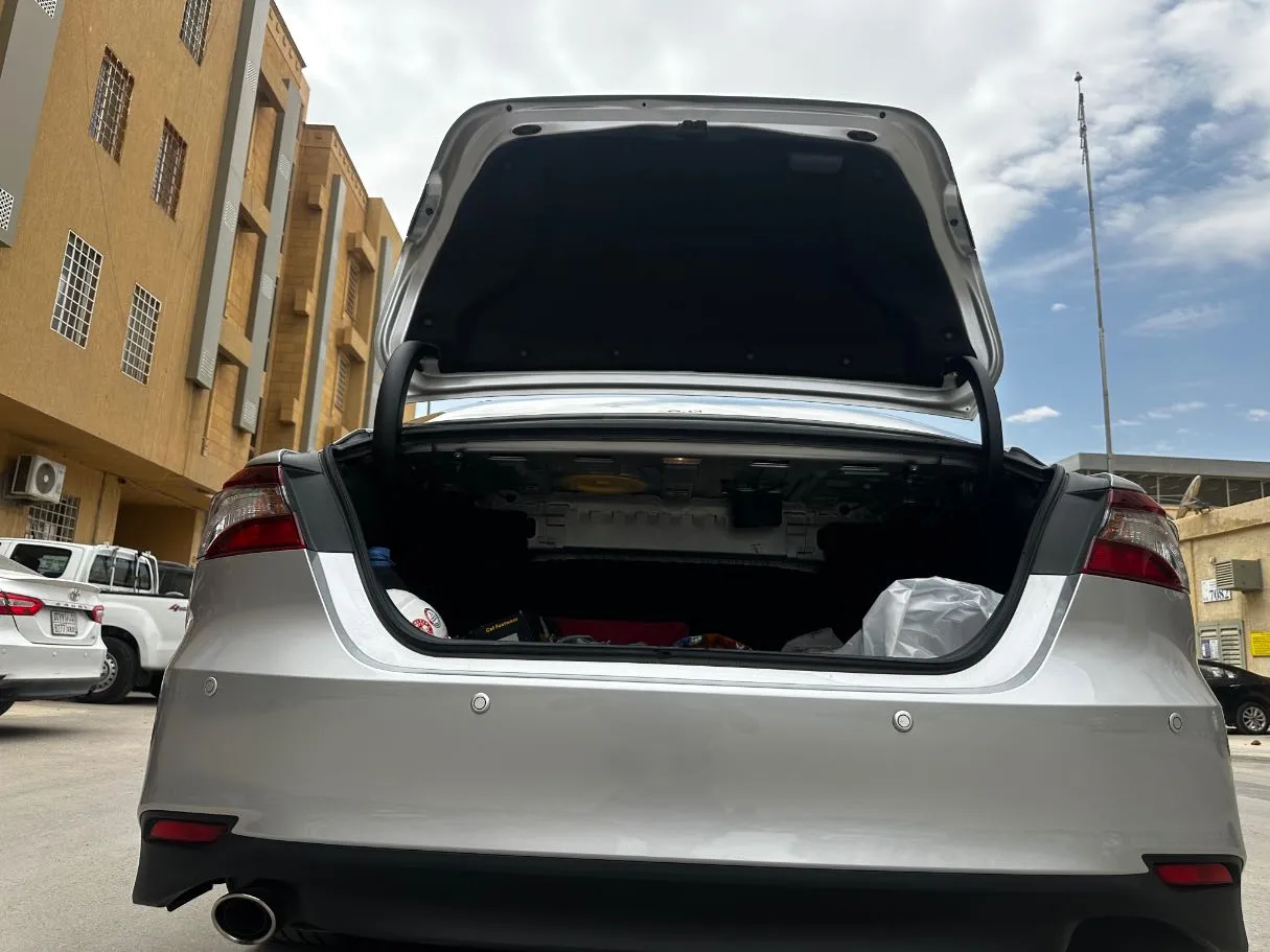 Car image 22