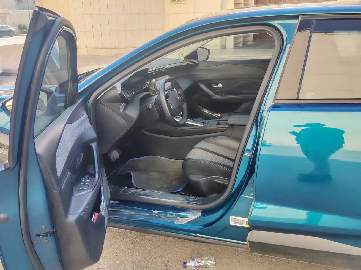 Car image 13