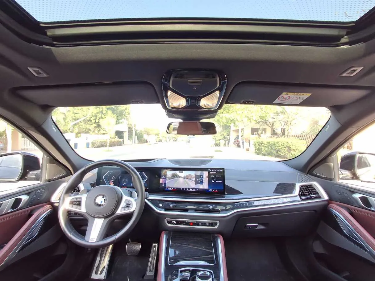 Car image 19