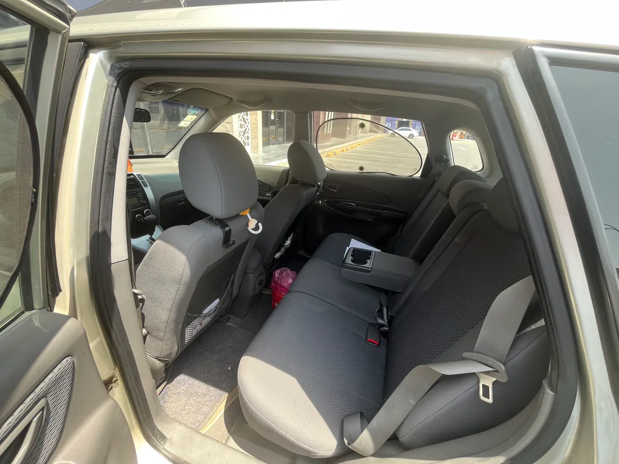 Car image 5