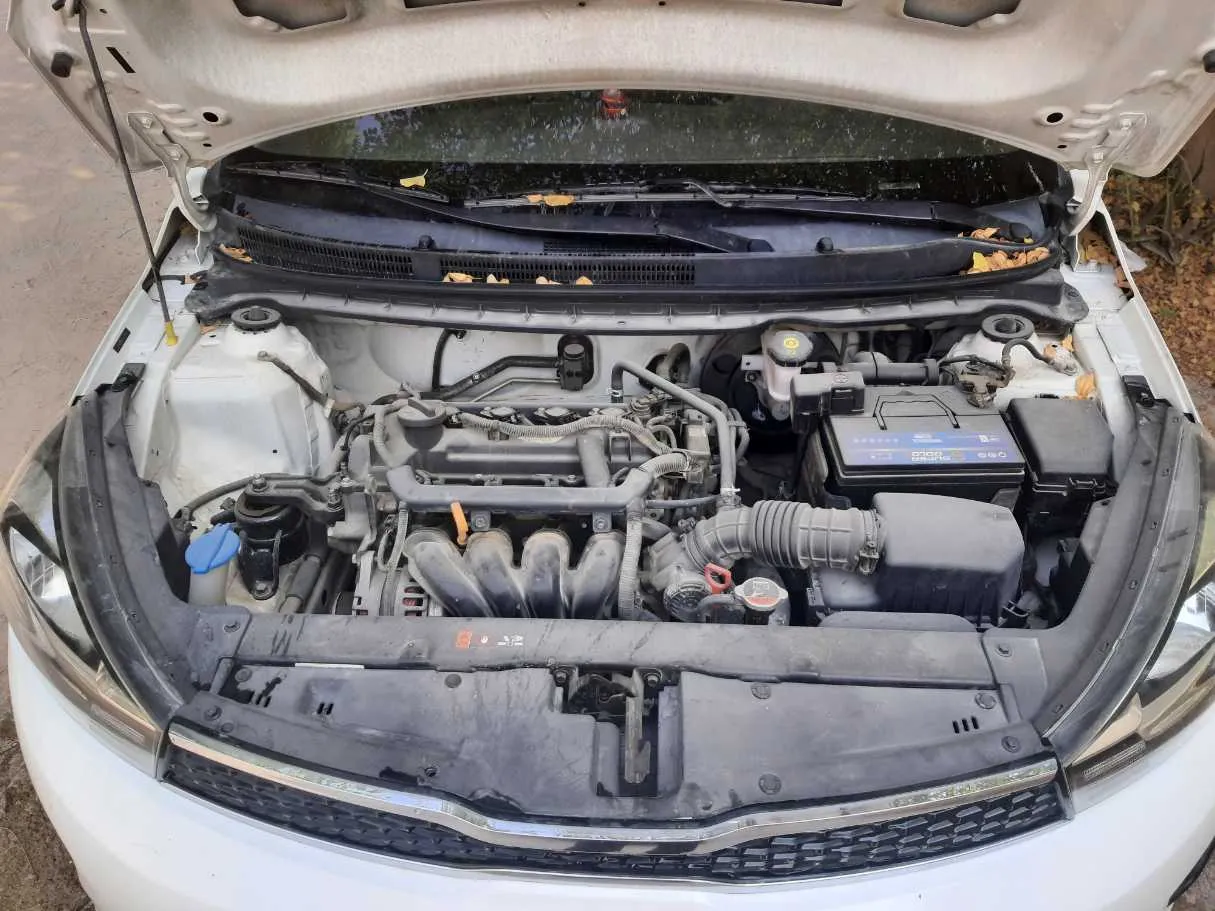 Car image 19