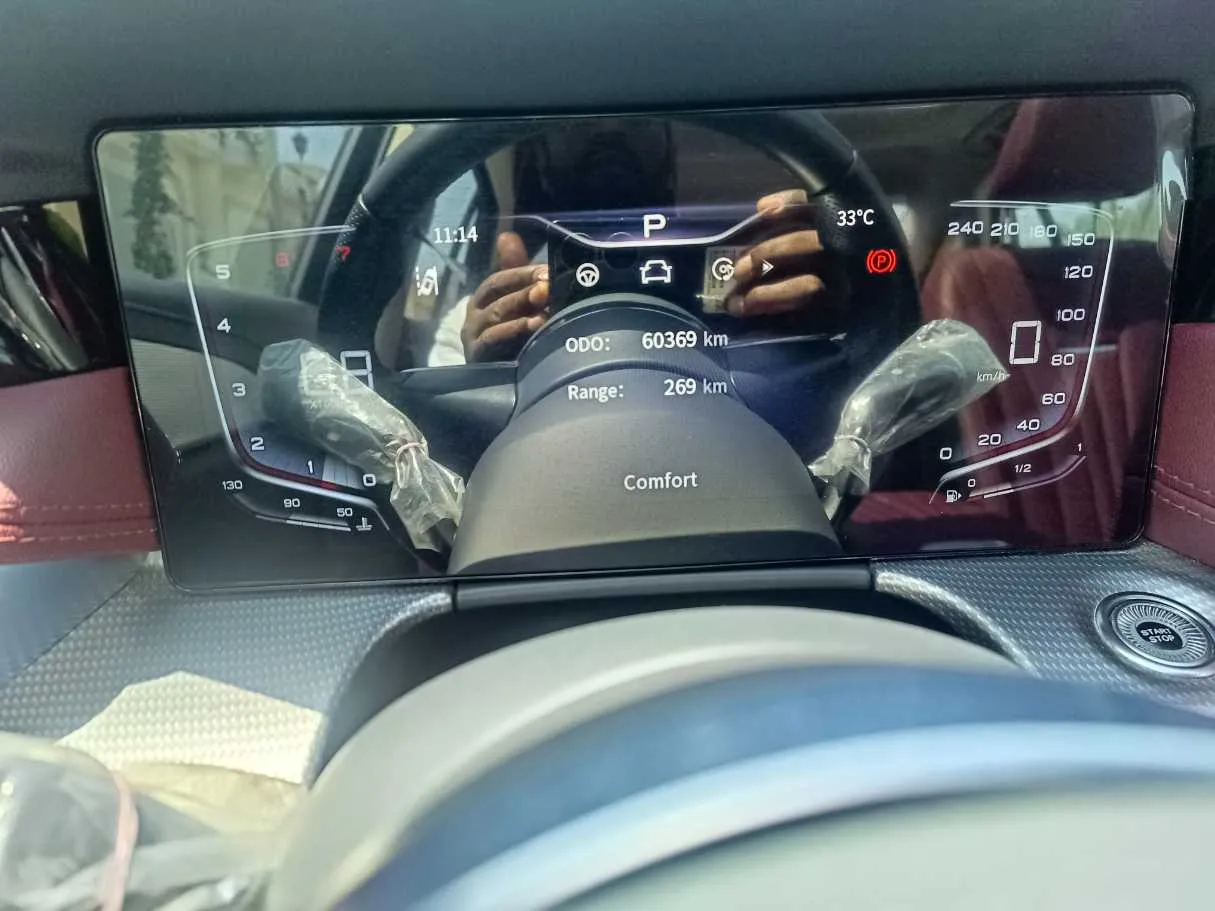 Car image 27