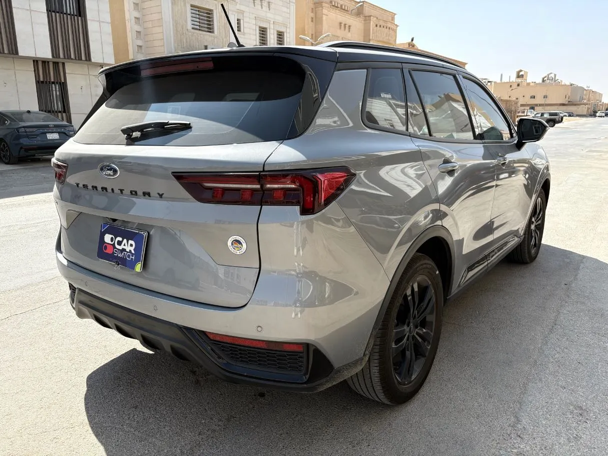 Car image 5