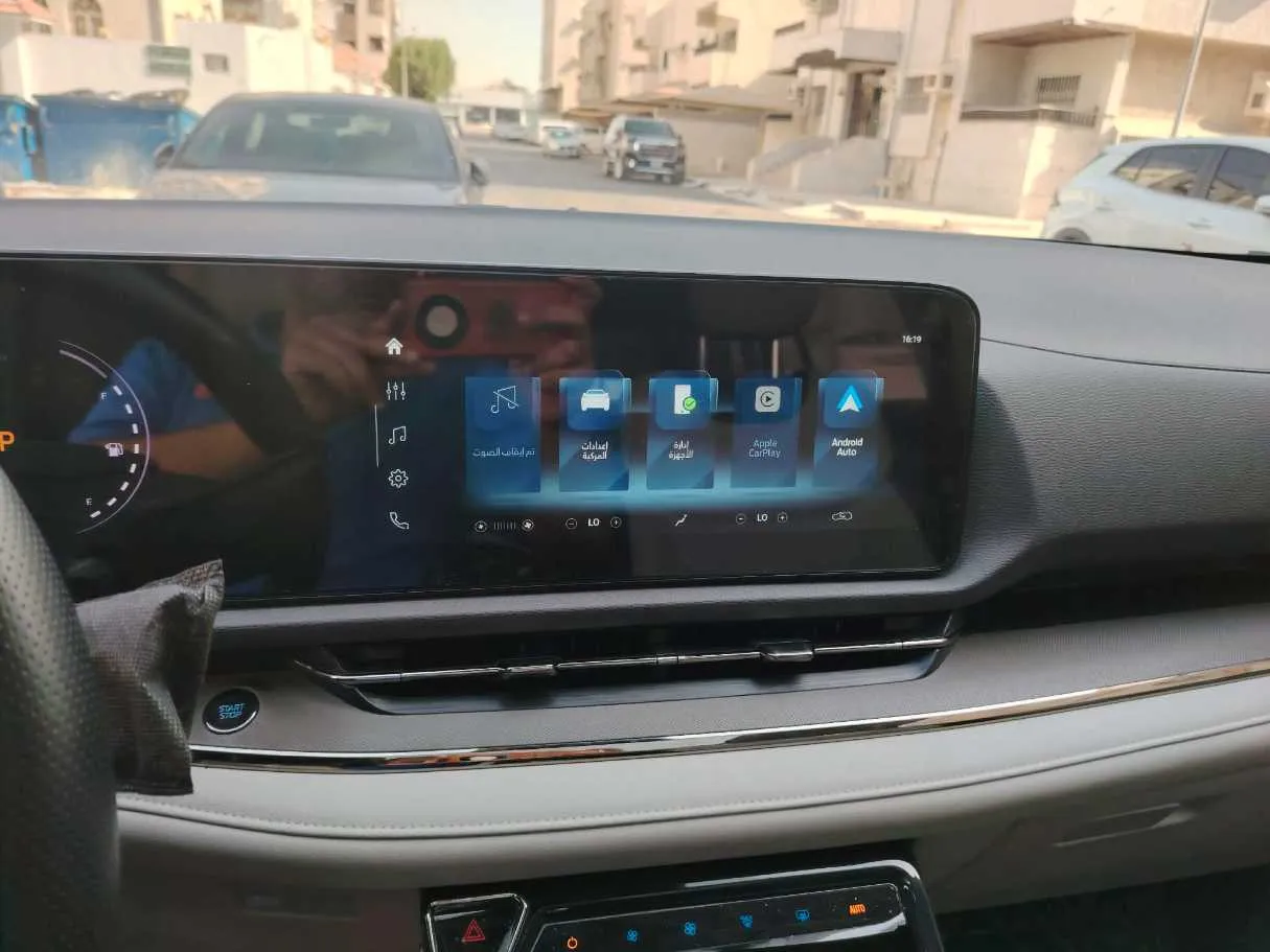 Car image 24