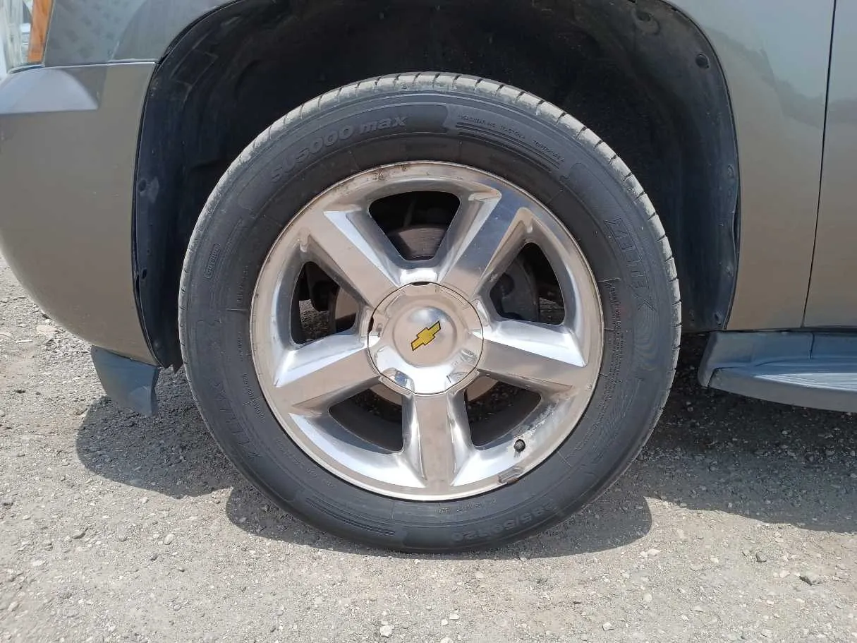 Car image 10