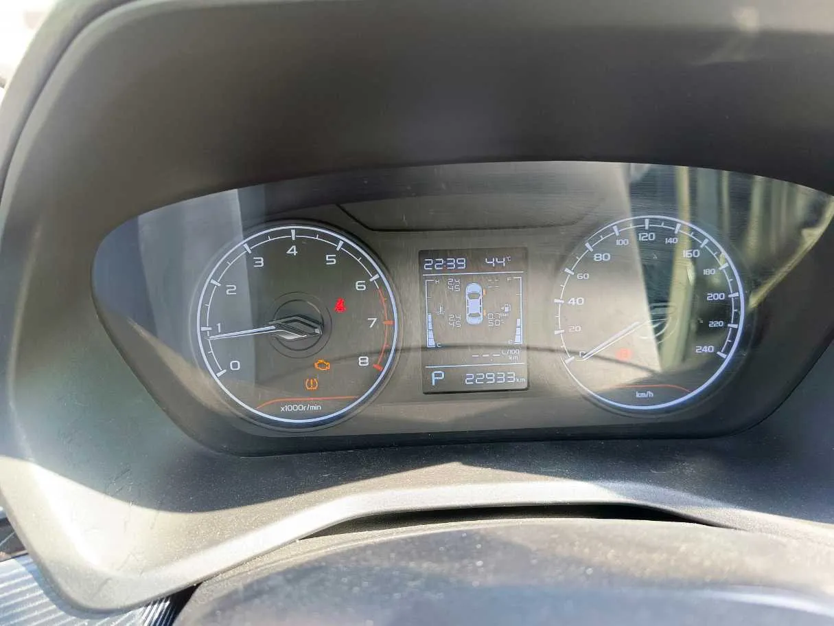 Car image 23
