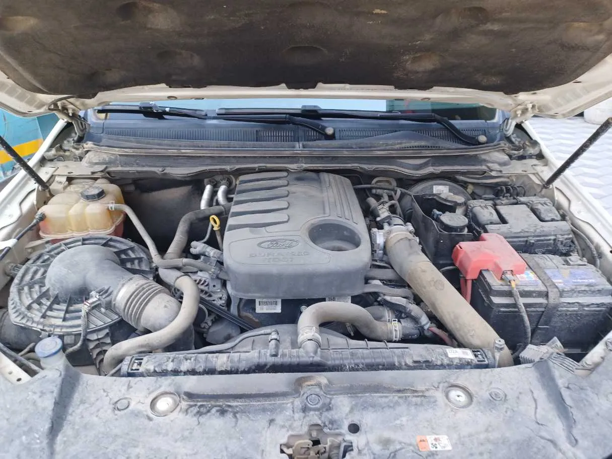 Car image 24