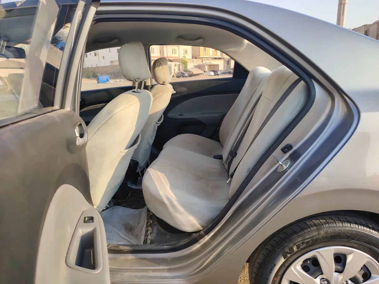 Car image 15