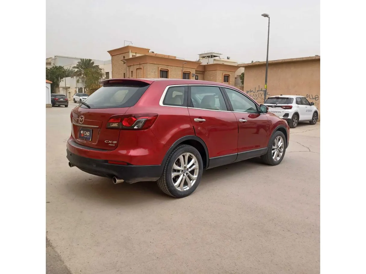 Car image 5