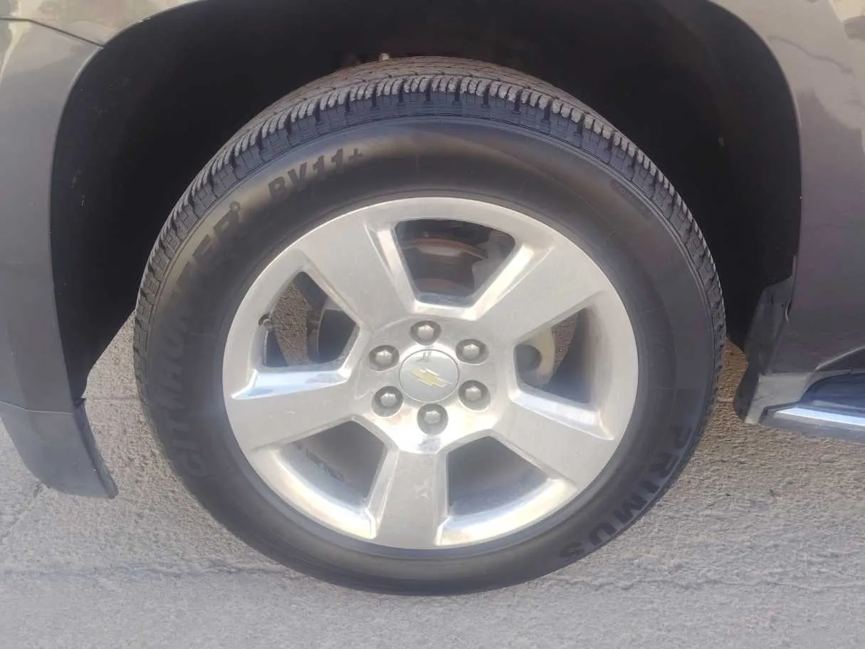 Car image 10