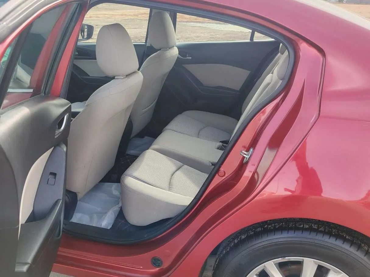 Car image 17