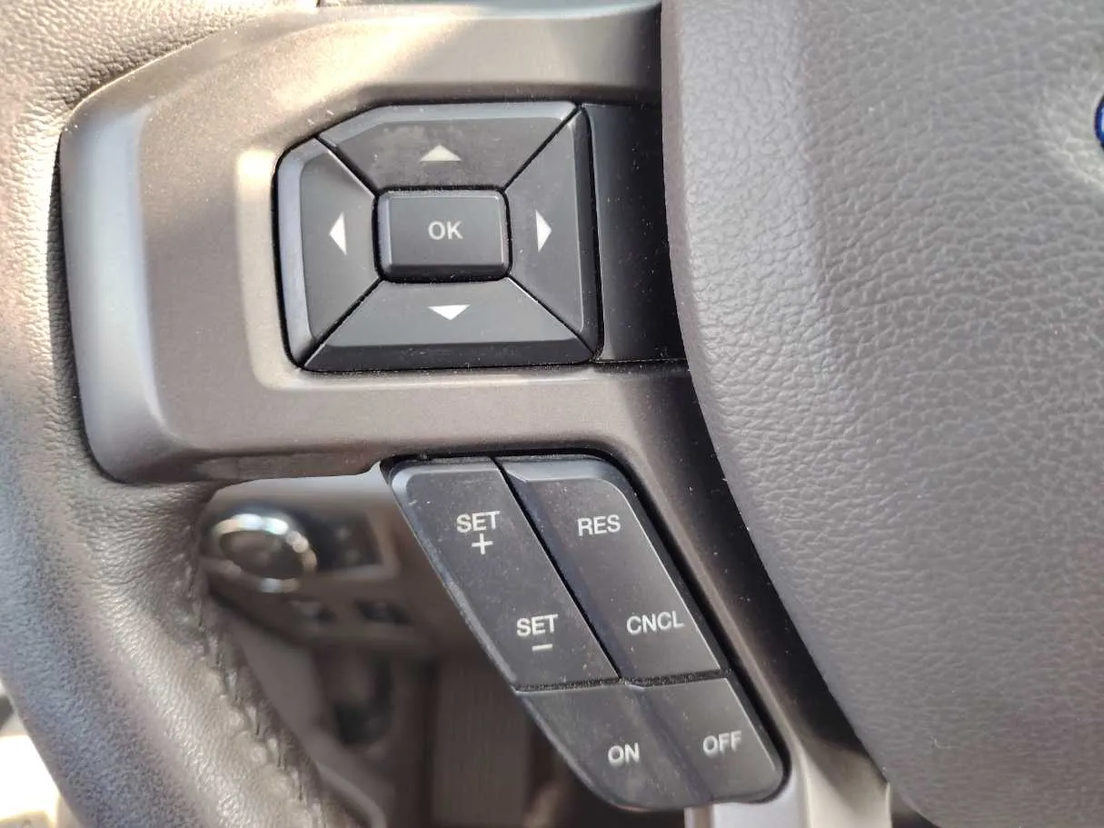 Car image 40