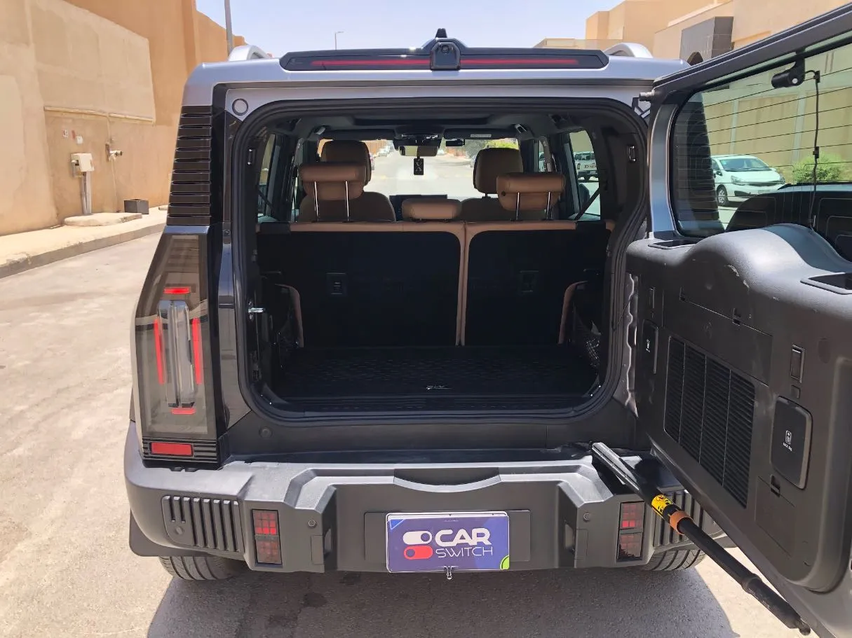 Car image 20