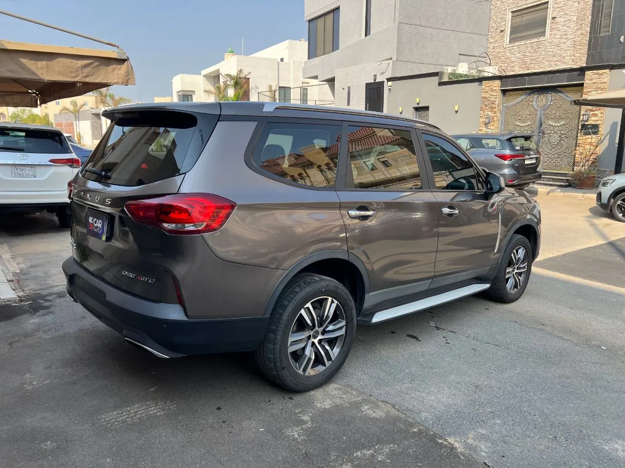 Car image 5