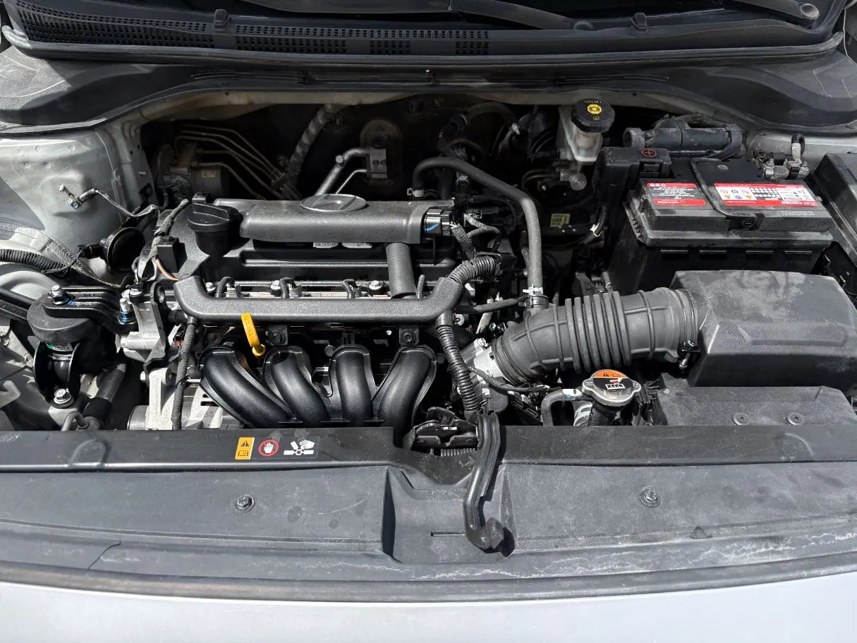 Car image 28