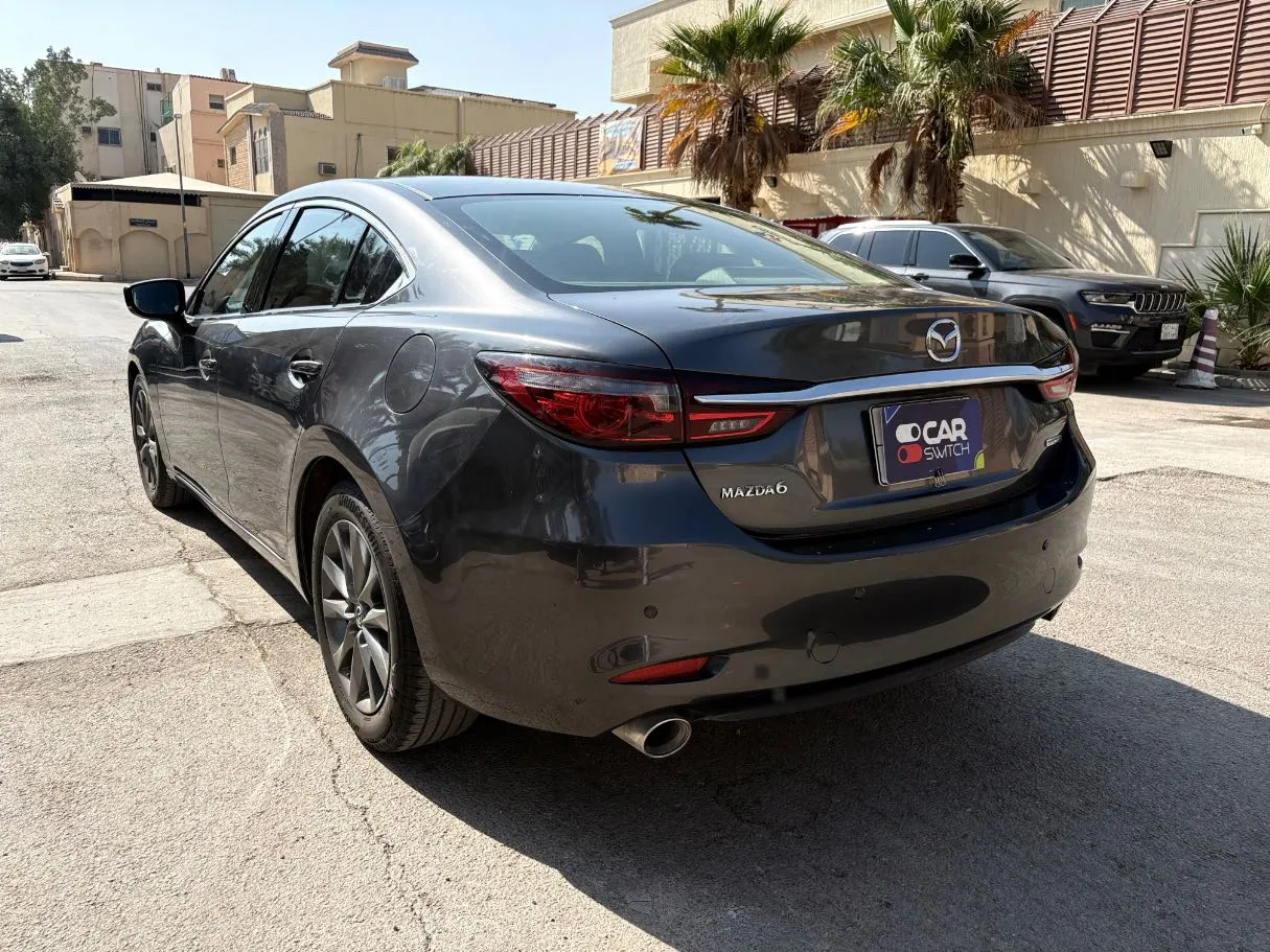 Car image 7