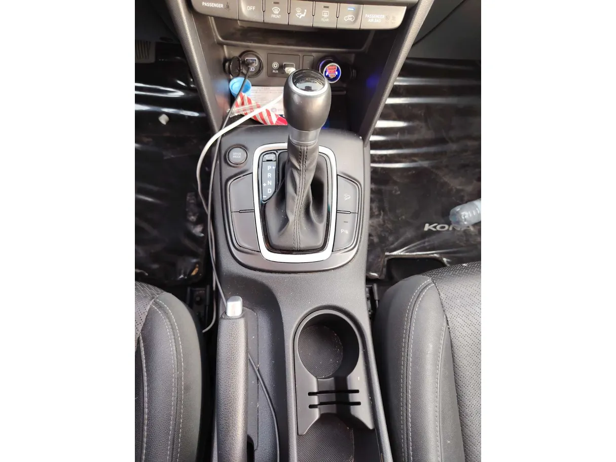 Car image 19
