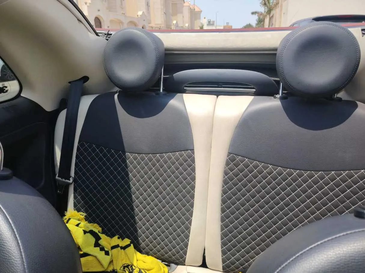 Car image 18