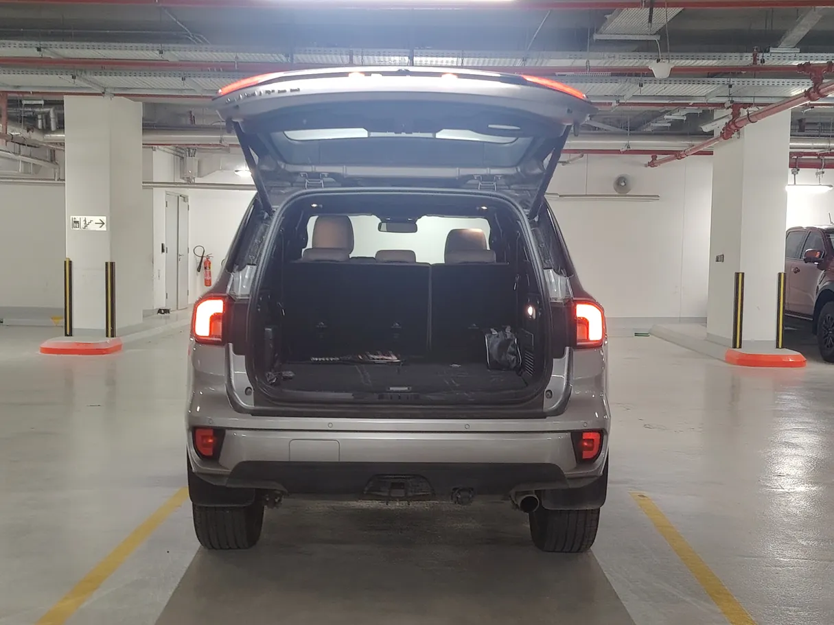 Car image 25