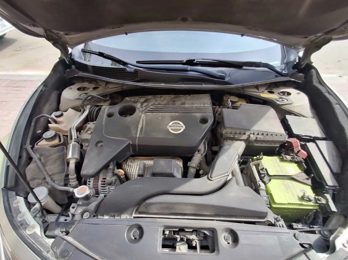 Car image 19