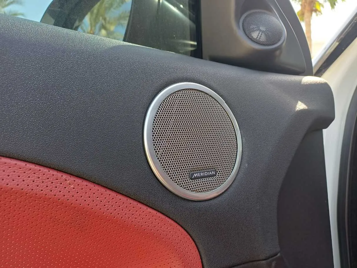 Car image 17