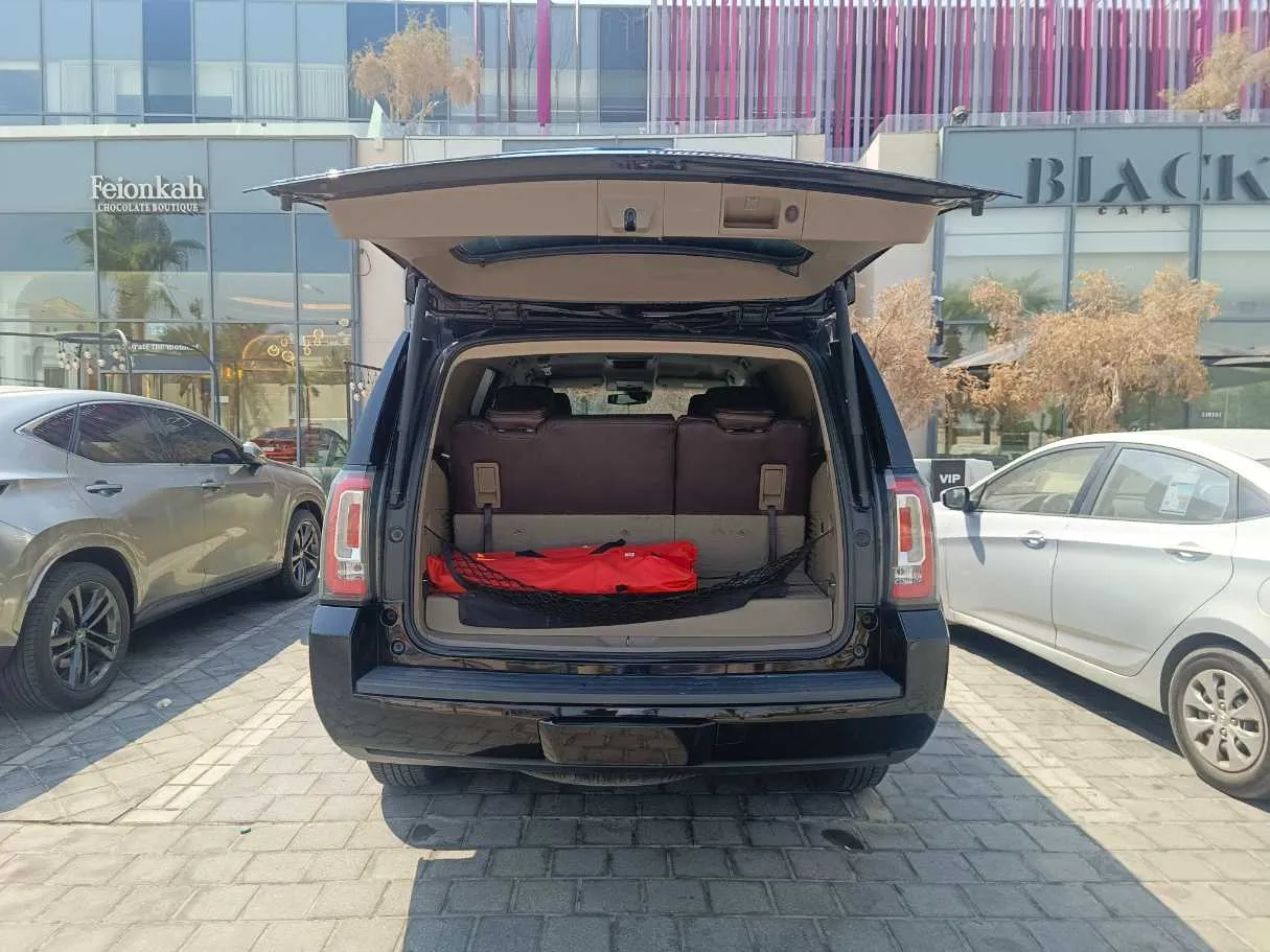 Car image 25