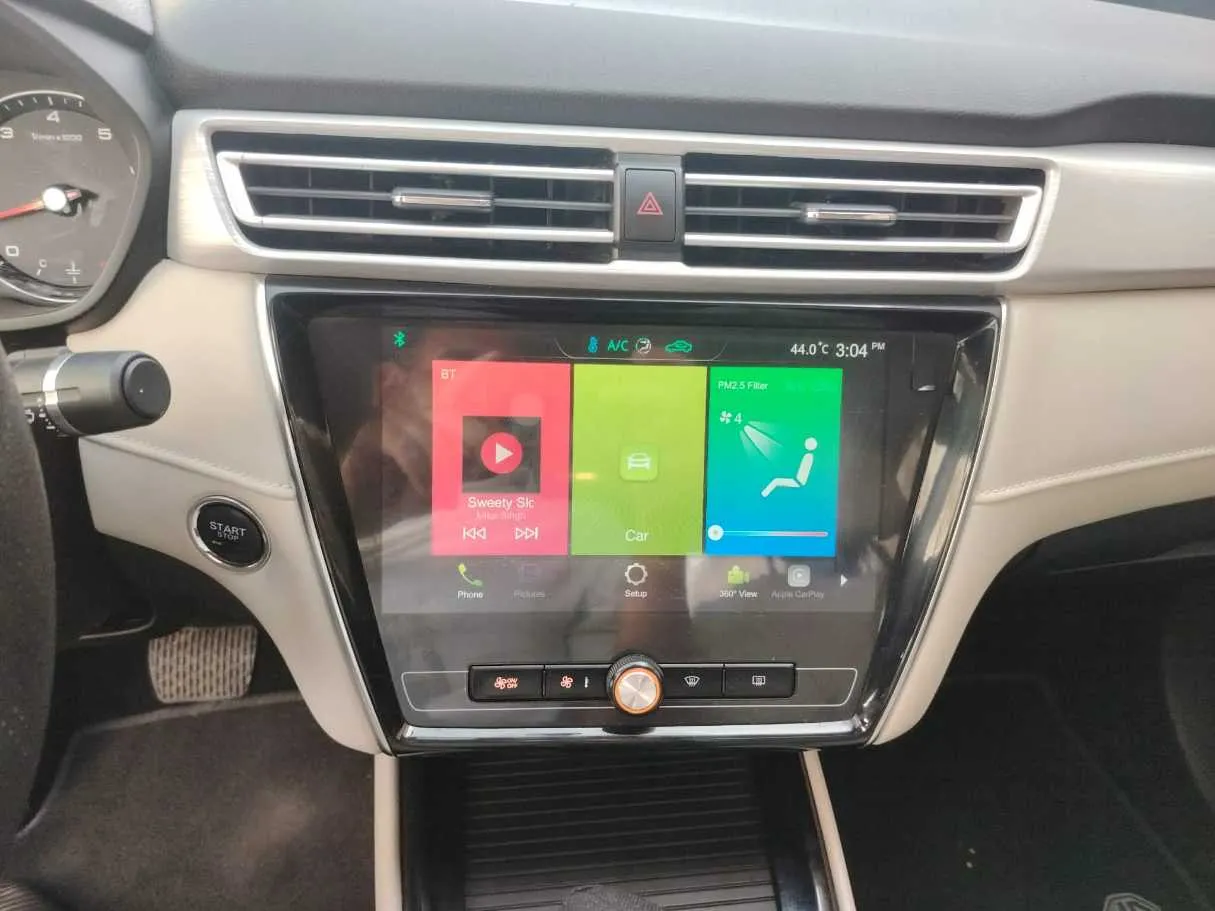 Car image 24