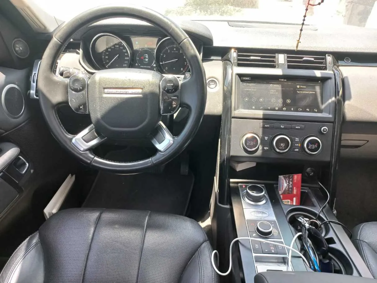 Car image 11