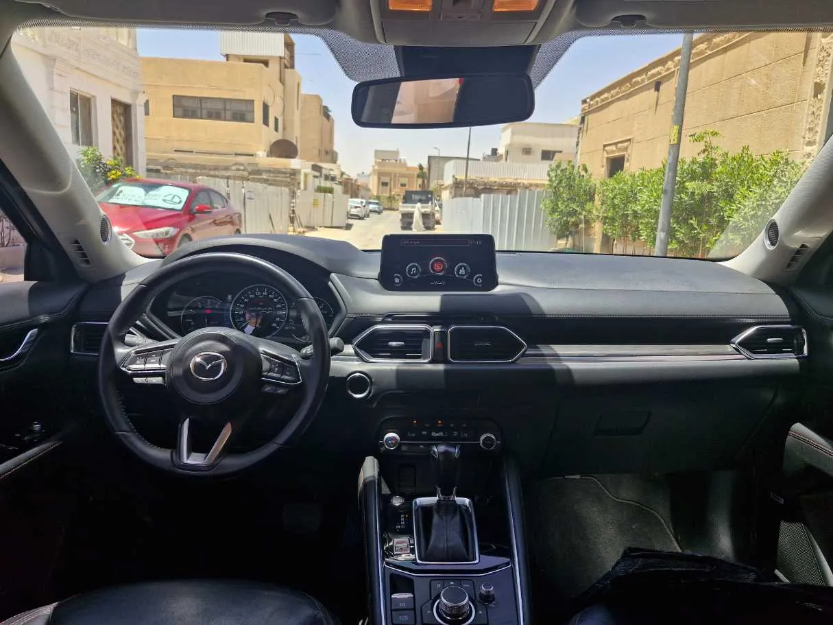 Car image 17