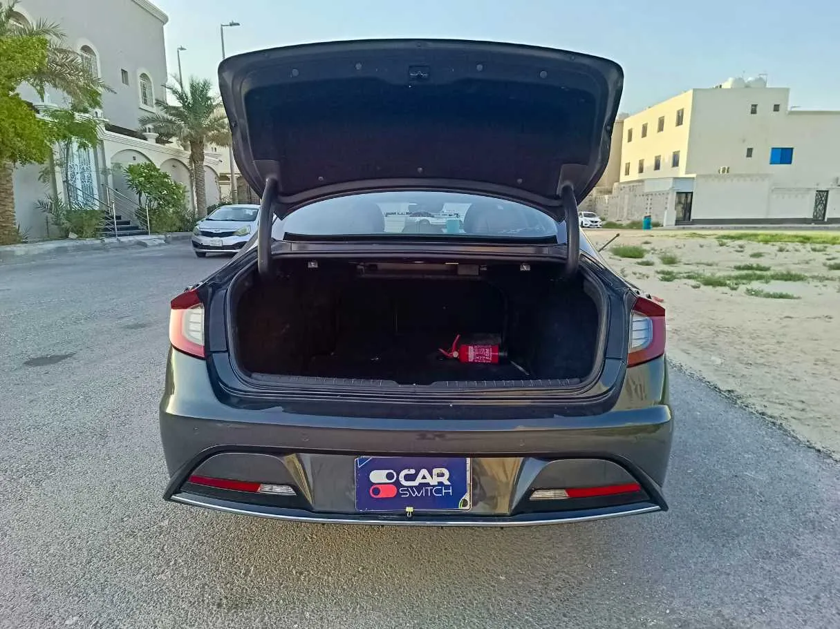 Car image 28