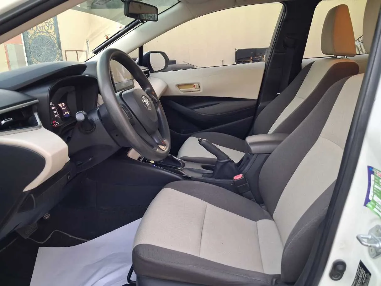 Car image 12