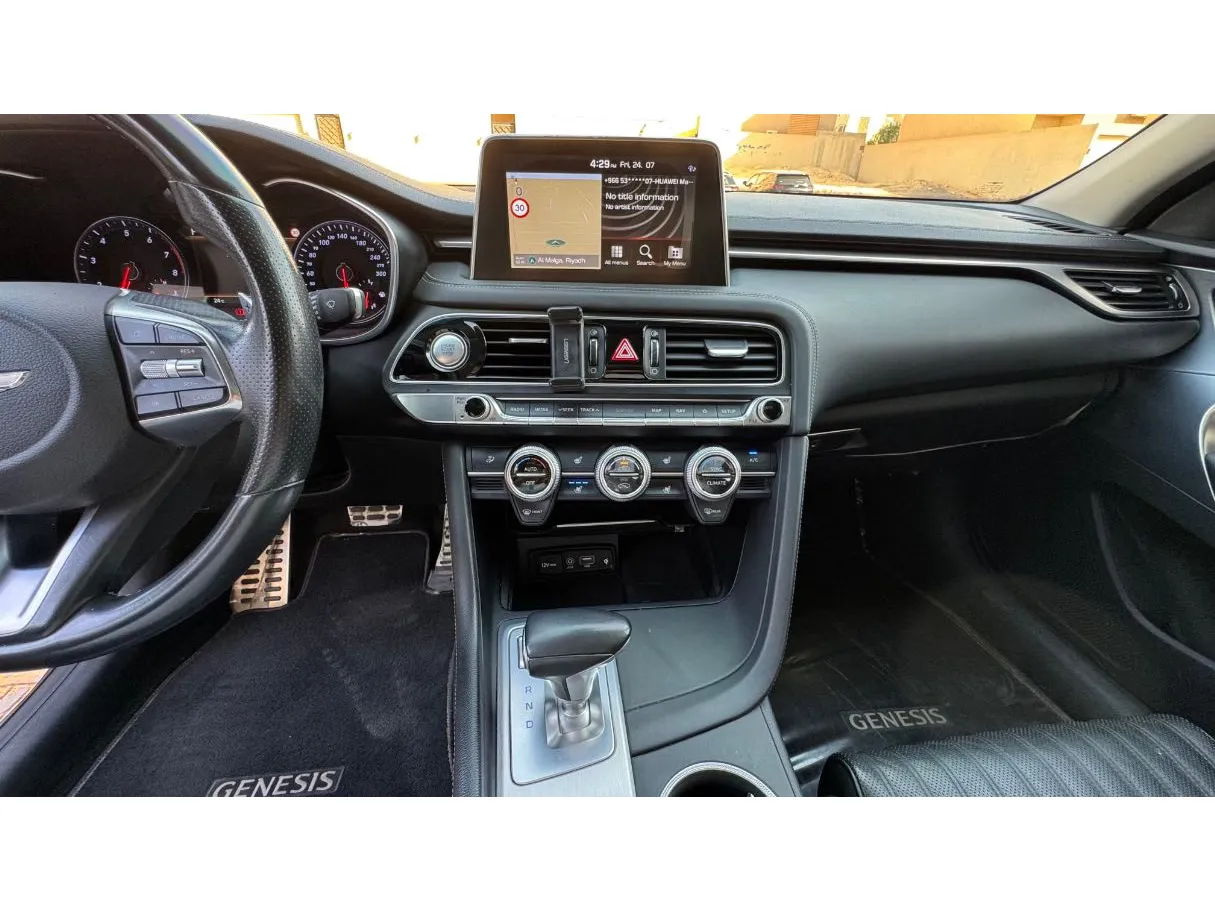 Car image 16