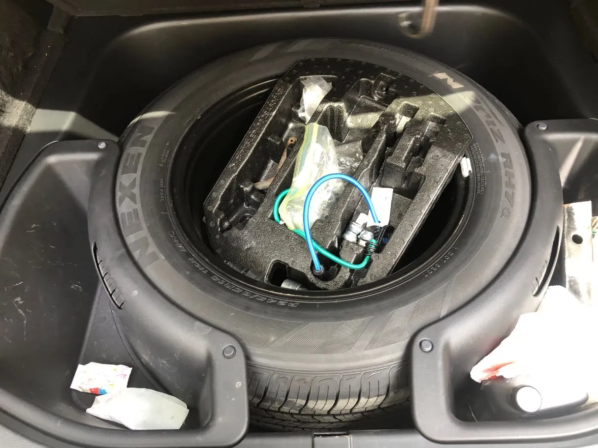 Car image 23