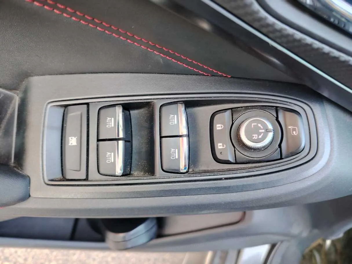Car image 36