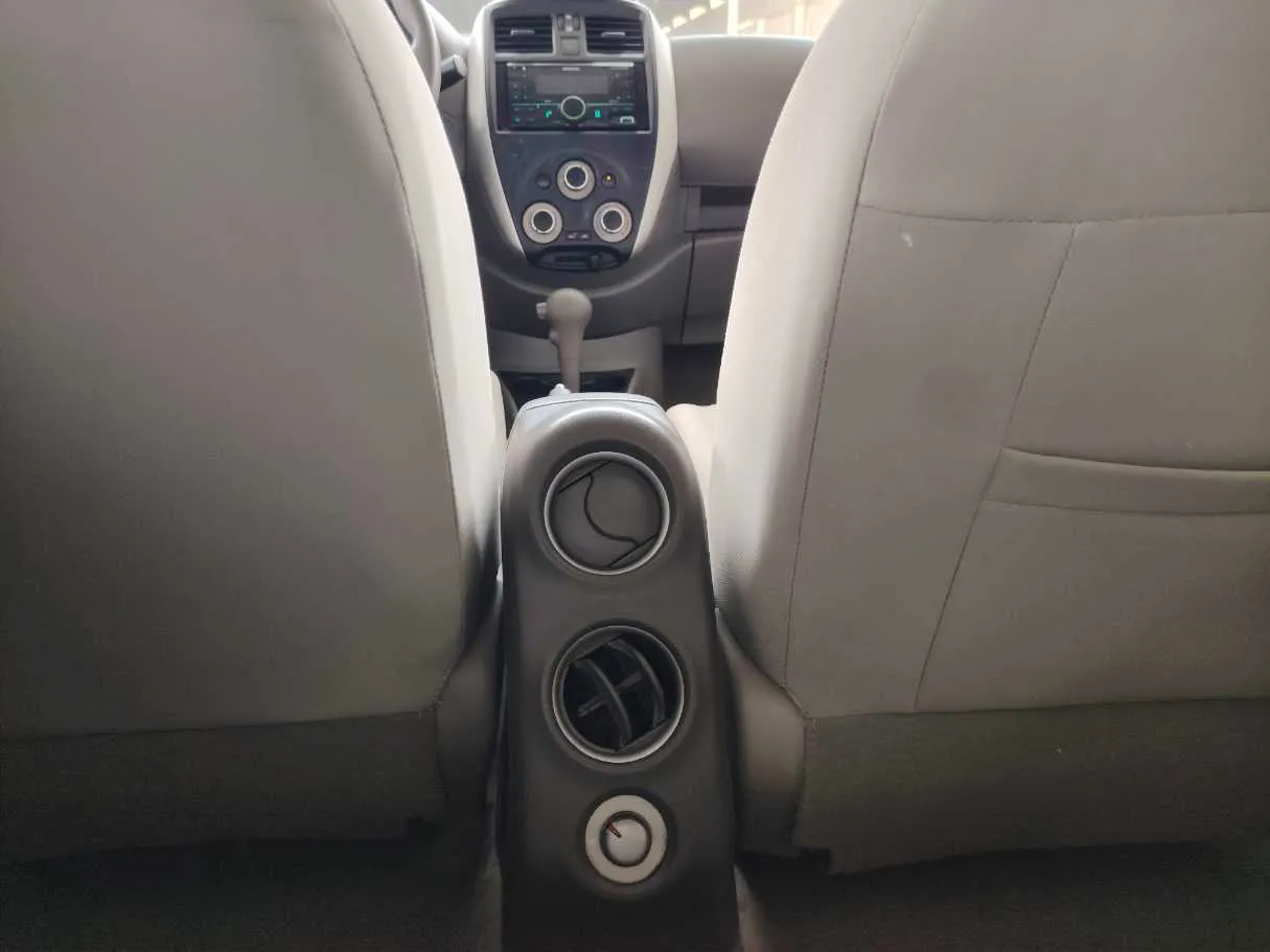 Car image 24